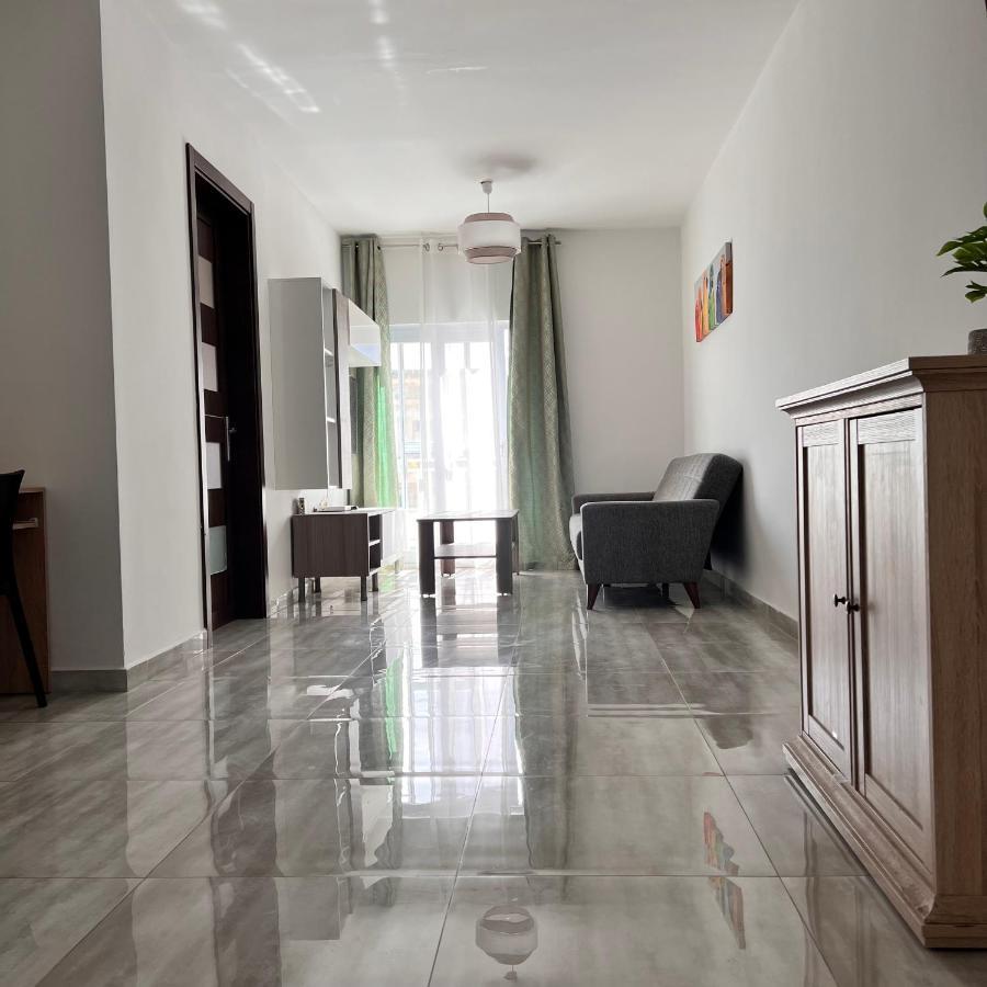 F5 Room 1, Private Double Room With Private Bathroom And Balcony In Shared Flat ムサイダ エクステリア 写真