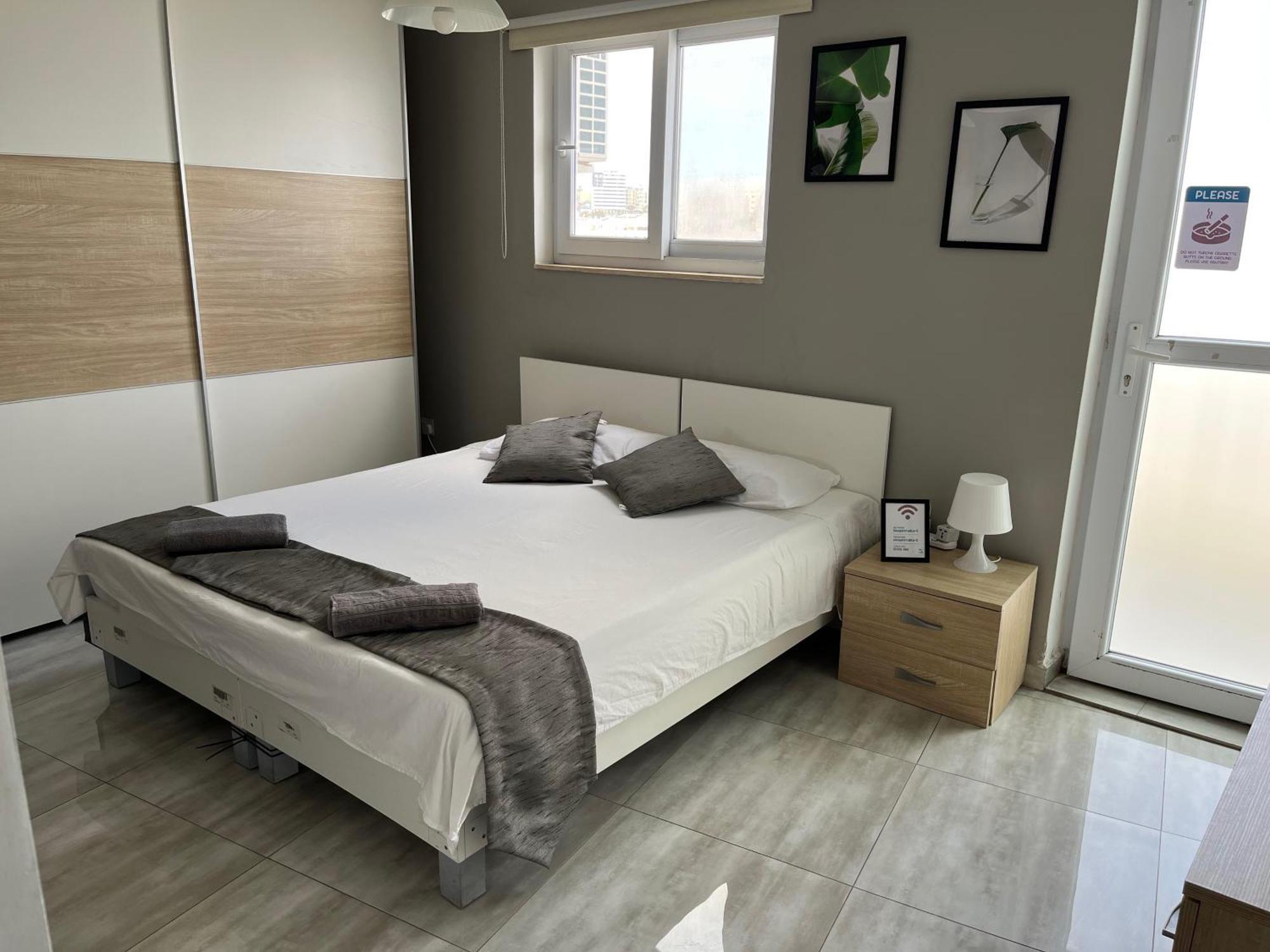 F5 Room 1, Private Double Room With Private Bathroom And Balcony In Shared Flat ムサイダ エクステリア 写真